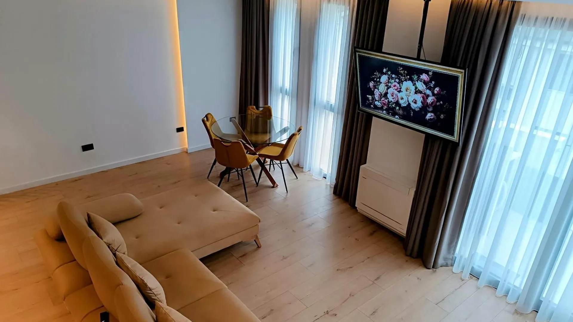 Tirana Sunset Retreat Stylish Loft By The Lake Park 0*,