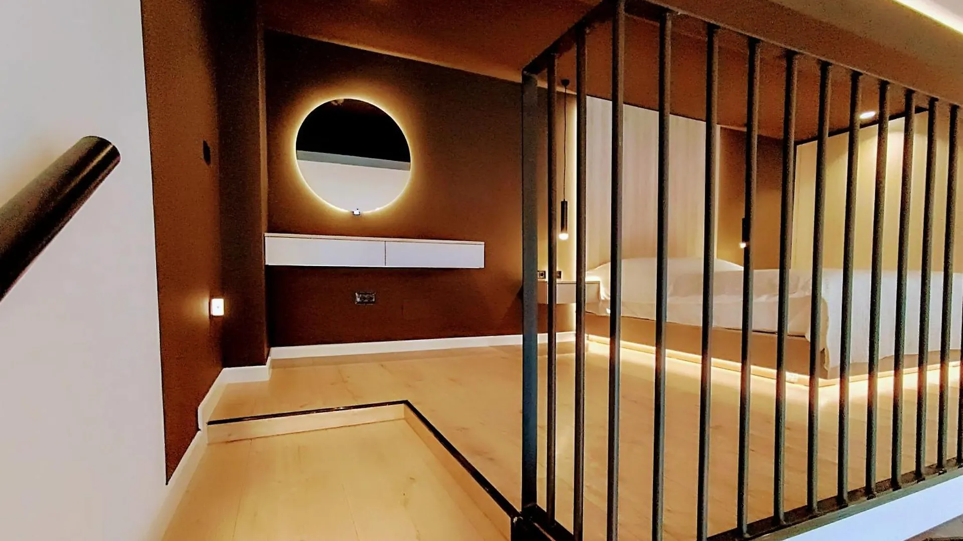 Tirana Sunset Retreat Stylish Loft By The Lake Park